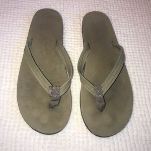 Rainbow Leather Sandals Women’s size 7 color stone gray